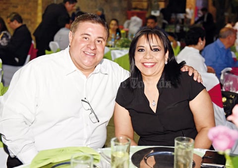 04062017 EN PAREJA.  Sergio y Maribel.