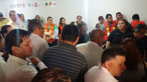 En el Comité Distrital Electoral en Piedras Negras, donde el espacio es más reducido y se han instalado ocho grupos de trabajo, quienes habrán de computar 248 paquetes electorales, correspondientes a las 248 casillas instaladas para la elección de diputado local por el Distrito II.