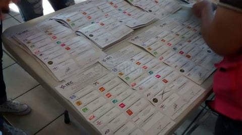 En el Comité Municipal se recuentan los votos por la alcaldía de Torreón.