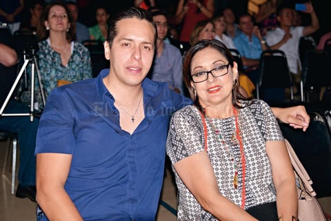 07062017 EN RECIENTE EVENTO.  Gerardo y Sandra.