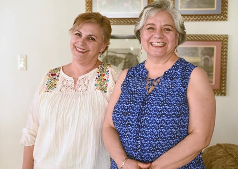 08062017 Paty y Yola.