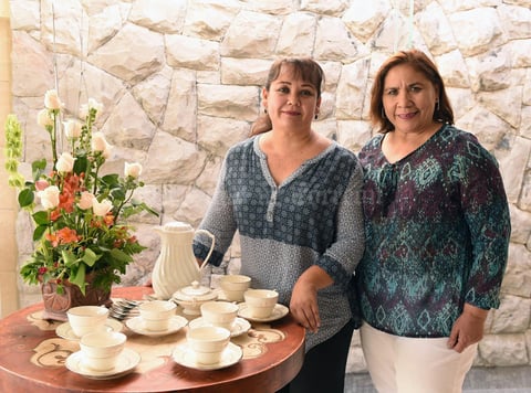 08062017 María Elena y Charo.