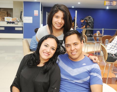 08062017 Estefanía, Ximena y Fernando.