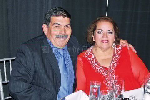 08062017 EN PAREJA.  Raúl y Beatriz.
