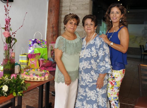 Festeja 80 años