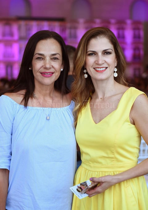 Claudia y Laura