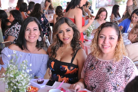 10062017 Gaby, Lulú y Laura.