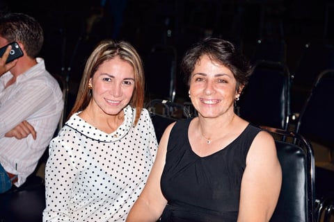 10062017 EN FESTEJO.  Gina y Martha.