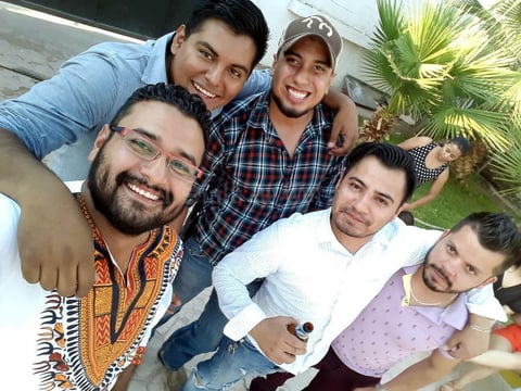 10062017 ENTRE AMIGOS.  Sergio, Francisco, Jesús, Christian y Manuel.