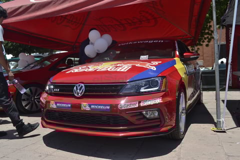 Cientos de vehículos volkswagen y de otras marcas se dieron cita para exhibir la dedicación y entrega de sus dueños.