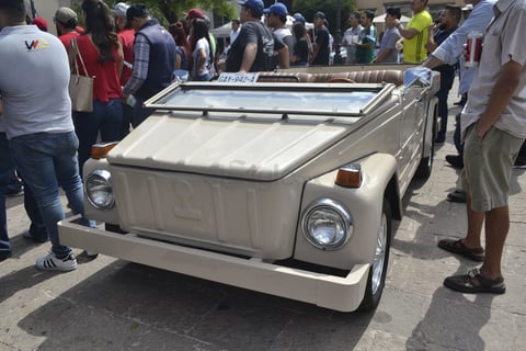 Se otorgó tres premios especiales así como se vivió un destape de un Zafari 1972.