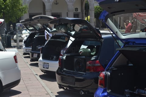 Cientos de vehículos volkswagen y de otras marcas se dieron cita para exhibir la dedicación y entrega de sus dueños.