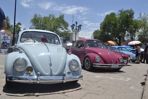 Desde las 09:00 horas comenzaron a llegar los autos participantes.