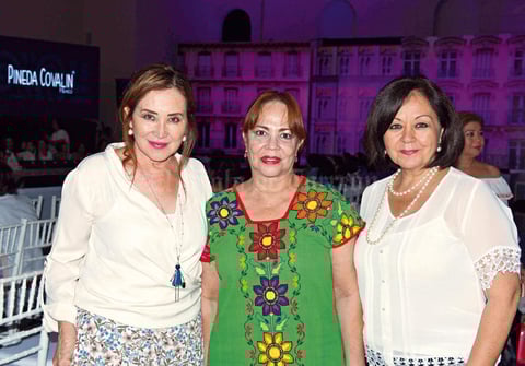 11062017 ENTRE AMIGAS.  Lulú, Marucha y Perlita.