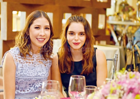 11062017 EN FESTEJO.  Andrea y Mariana.