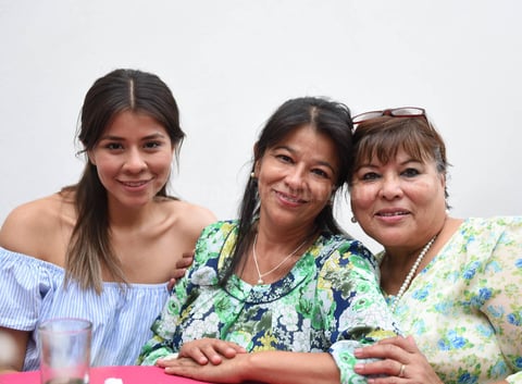 12062017 Nena, Julia y July.