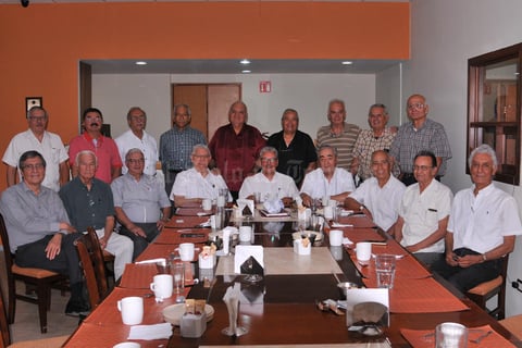11062017 Grupo de ex alumnos de la ECA (Hoy feca) generación 69'