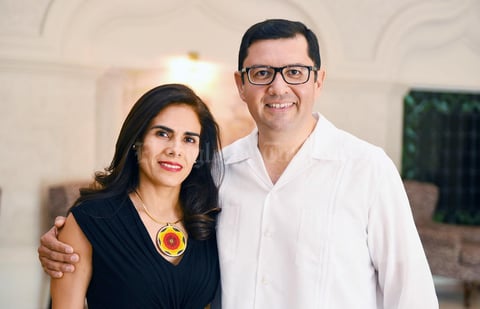 17062017 EN PRESENTACIóN DE LIBRO.  Josie y Juan Ávalos.