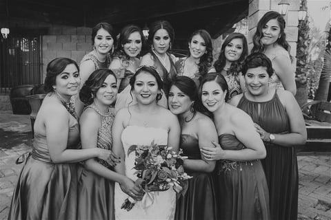 18062017 Laura y sus damas de honor.