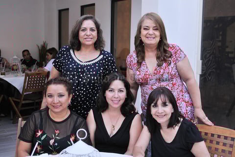 20062017 Amigas de la festejada.