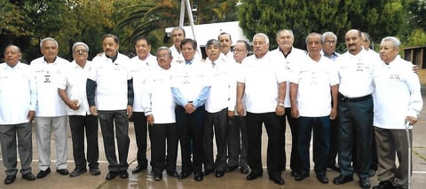 20062017 CELEBRAN ANIVERSARIO.  Integrantes de la Generación 64 - 67' de la Escuela Normal Rural de Santa Teresa, municipio de San Pedro, Coahuila, cumplieron 50 años de haber egresado. Erasmo Torres Castillo, jefe del Sector Educativo 2 de Francisco I. Madero, Coahuila, aún se encuentra activo.