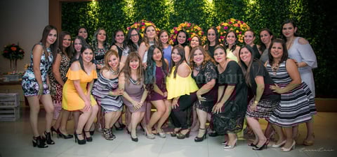 23062017 La novia con las organizadoras.