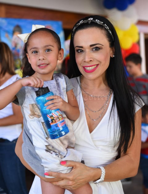 Claudia y Camila Woo