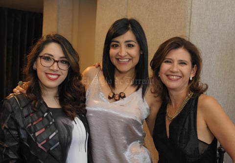 Valeria Cárdenas, Manubel Martínez y Esther Cárdenas