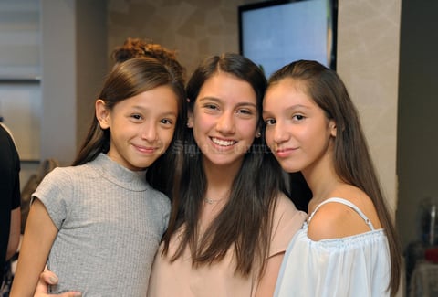 Ángela, Dora y Mariana