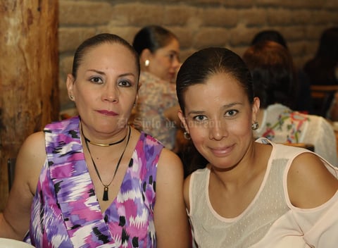 Sisi Ceniceros y Gisel Ramírez
