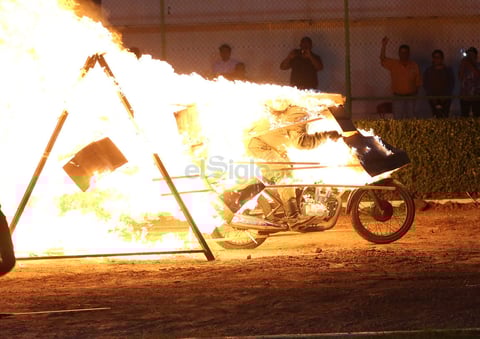 El nivel de adrenalina estuvo al máximo, gracias a la destreza de los pilotos de Monster Showdown.