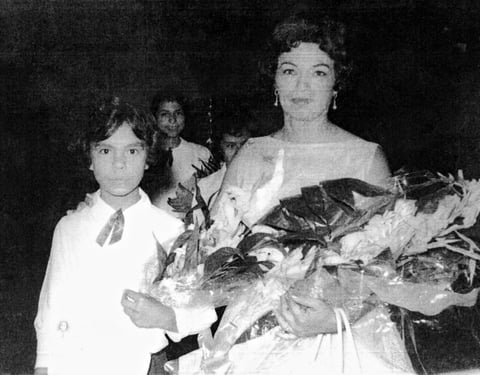 25062017 Gloria Valles con su maestra, Socorro Canales, en la Escuela Benito Juárez.