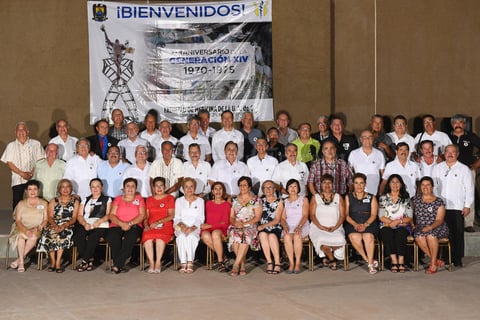 25062017 LA FOTO DEL RECUERDO.  Aniversario de la Generación XIV, 1970 - 1975, de la Facultad de Medicina de la UAdeC.