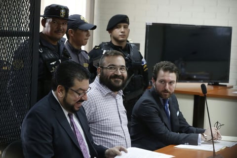 "Por ser una acusación infundada, vaga, ligera e imprecisa, tomo la decisión de allanarme para enfrentar lo más pronto la justicia de mi país. Acepto el proceso de extradición", dijo el exgobernador.