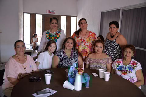 28062017 Algunas de las invitadas al festejo.