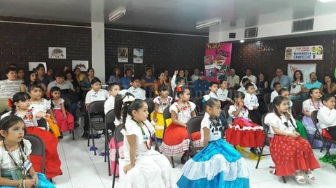 02072017 Presentación de la obra musical Qué plantón el 30 de junio por parte de los niños de primaria del Colegio América.