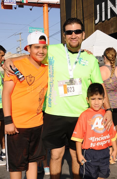 02072017 EN FAMILIA.  Fernando, Emilio y Adrián.