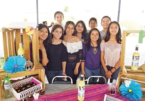 07072017 ENTRE AMIGOS.  Michelle, María, Cynthia, Ana, Frida, Fernanda, Tomás, Jaime y Adrián.