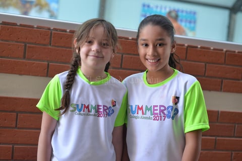 Daniela y Scarlet