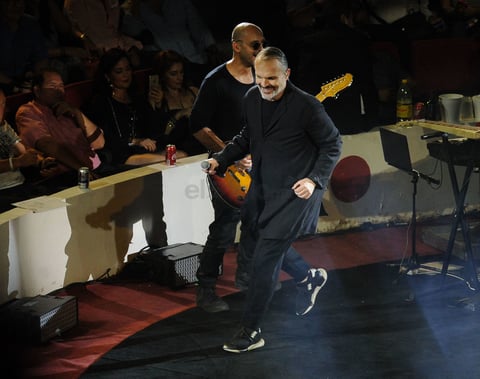 Un "amante bandido" capaz de generar emociones liberadoras con sus canciones, ese es Miguel Bosé que anoche volvió a la Comarca Lagunera.