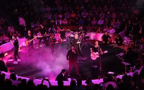 El concierto se celebró en el palenque.