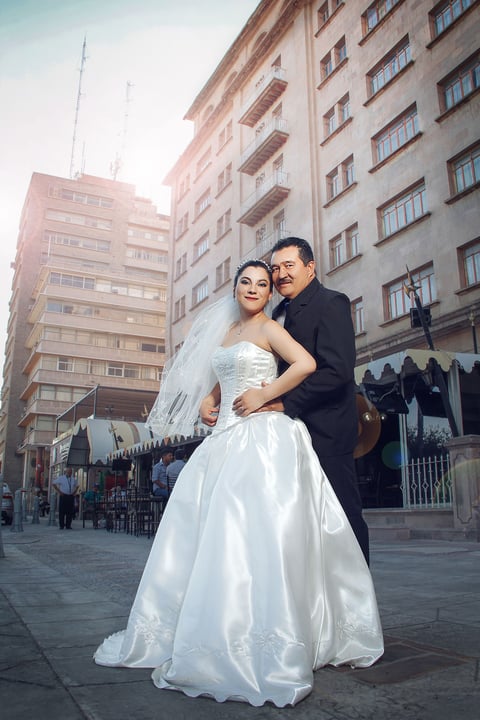 09072017 Arlette Rivas MacÃ­as y Francisco Javier RodrÃ­guez Meza contrajeron matrimonio la noche del pasado viernes 7 de julio en el bello JardÃ­n Versalles de esta ciudad.