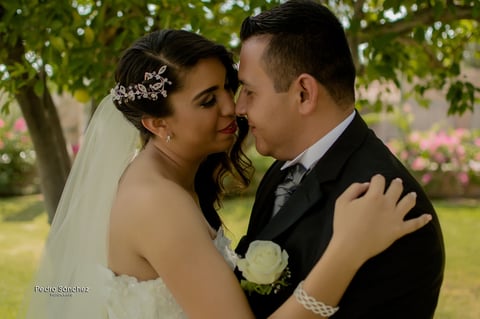 09072017 MarÃ­a Fernanda RÃ­os Medrano y Edgar Enrique Ovalle de la Rosa se convirtieron en marido y mujer el 24 de junio jurando amor eterno en el altar de la hermosa Parroquia de la Virgen MarÃ­a de la Medalla Milagrosa. - Pedro SÃ¡nchez FotÃ³grafo