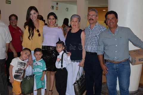 09072017 POSAN PARA LA FOTO.  Familia Hamdan Grimaldo.