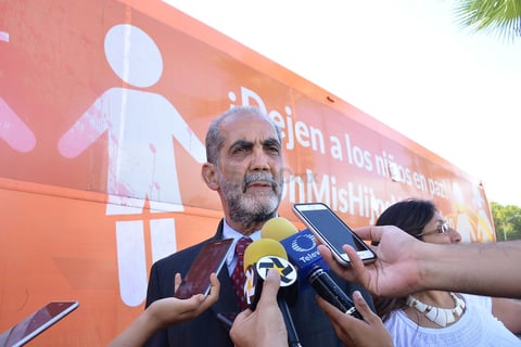 Dijo que el movimiento tiene como objetivo tres puntos, "lo que estamos peleando con este autobús, es básicamente el derecho primario que tienen los padres de educar a sus hijos, derecho que en México no se respeta, lo más que hemos llegado es que el estado nos escuche, pero no sirve de nada".