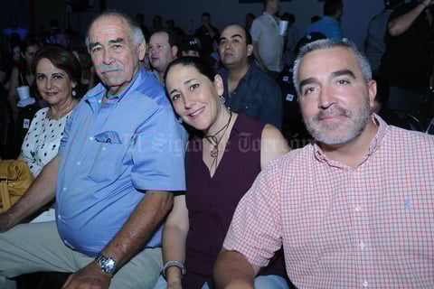 12072017 EN FAMILIA.  Guillermo, Mónica y Luis.