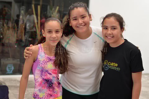 12072017 Valeria, Paulina y Fernanda.
