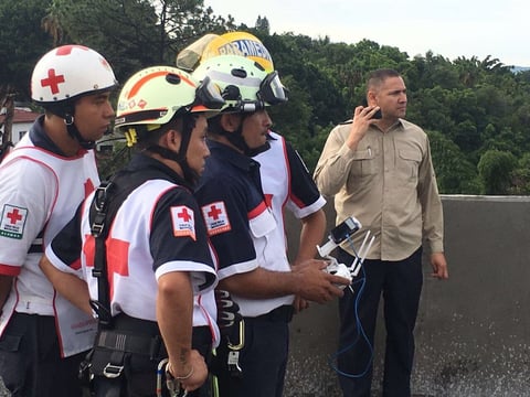 Elementos de la Cruz Roja de Morelos se dieron cita en el lugar.