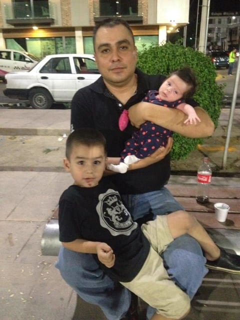 13072017 Francisco con sus hijos, Victoria y Paquito.