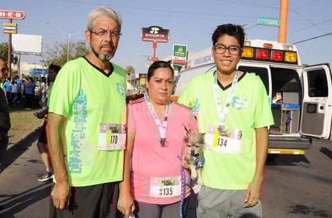 13072017 EN CARRERA.  Gerardo, Leticia y Gerardo.